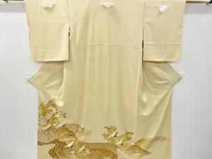 未使用品　仕立て上がり　金彩　荒波に群鶴模様刺繍三つ紋色留袖